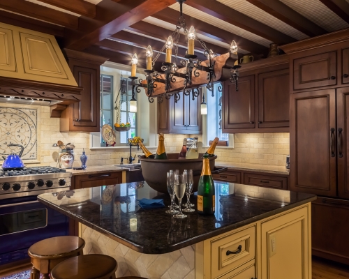 Spanish Kitchen Granite Island with Antique Light Spanish Kitchen Granite Island with Antique Light
