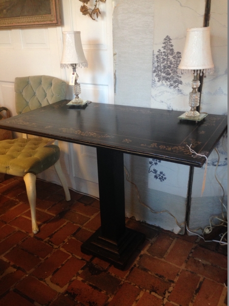 Black and Gold Detail Pedestal Table